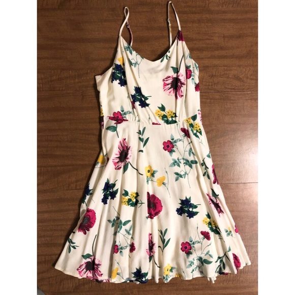 Old Navy Dresses & Skirts - Floral Dress